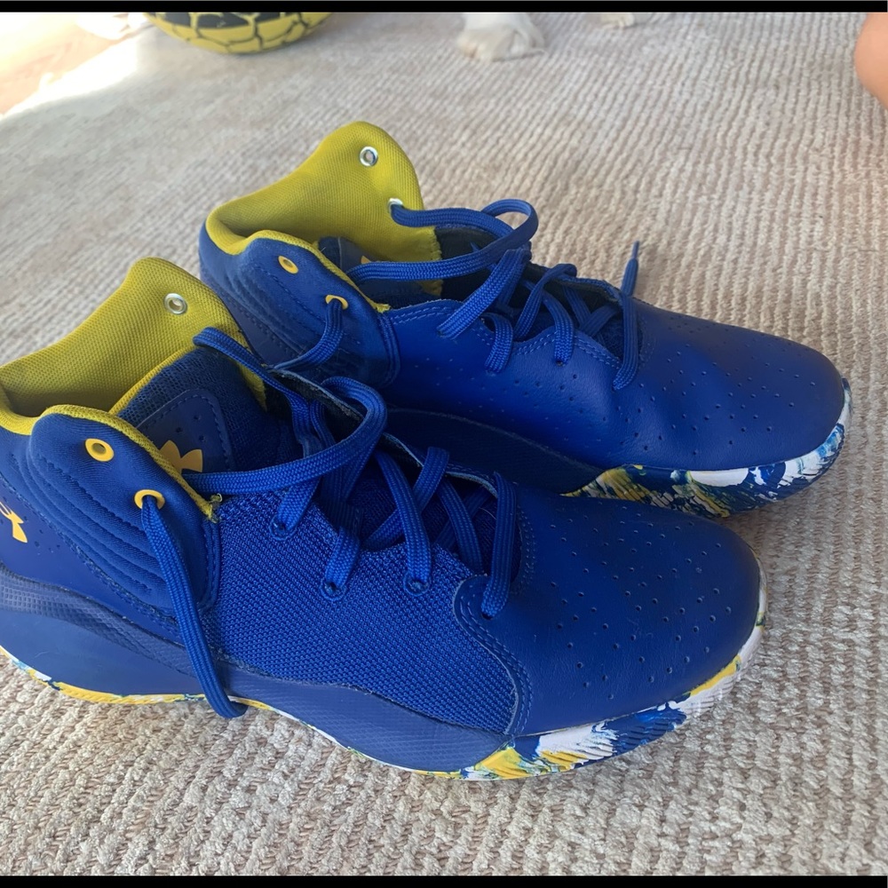 Big boys basketball shoes